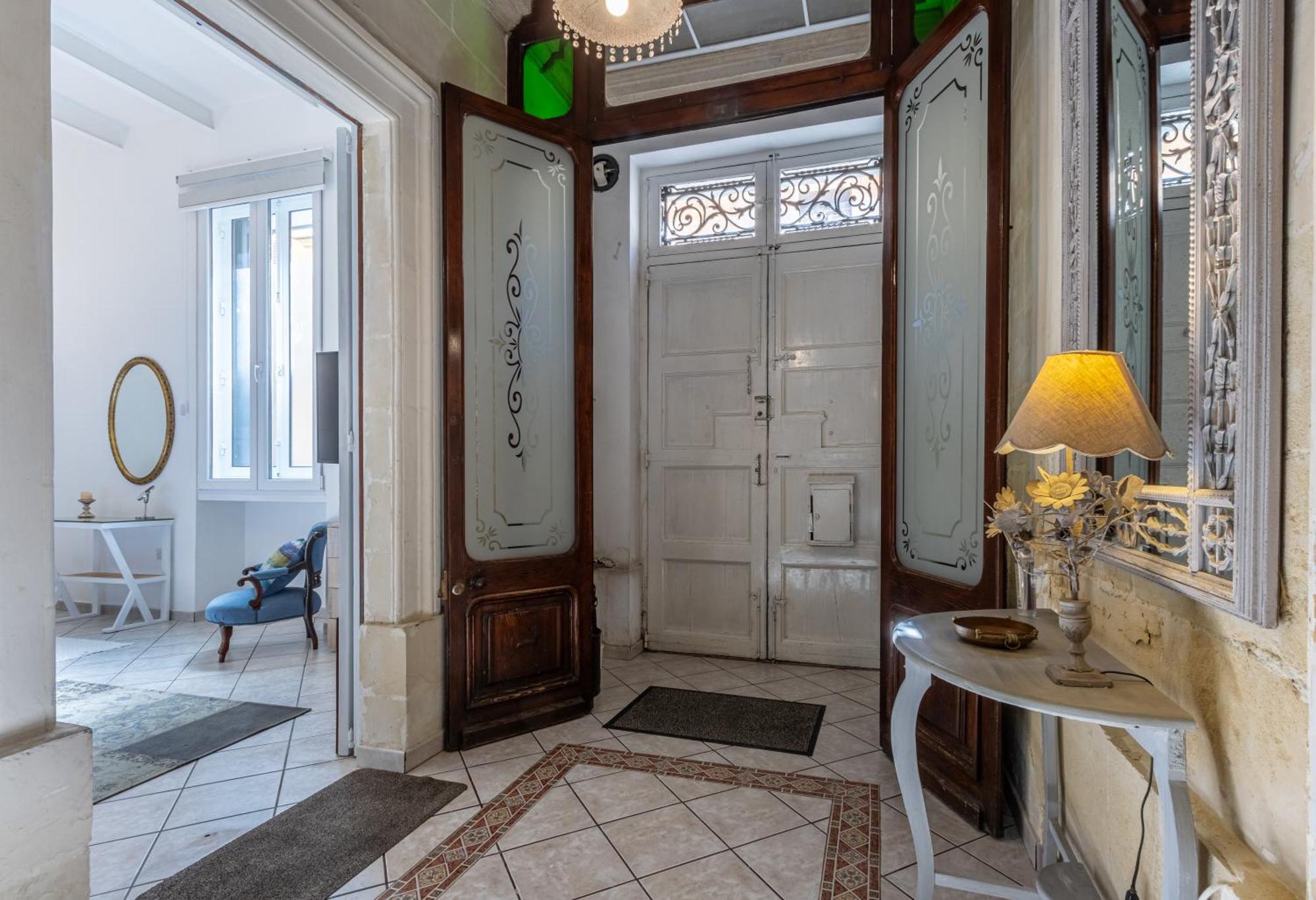 Cozy Carisma Lodging - Central, New And Independent Studio Apartment Sliema Eksteriør billede