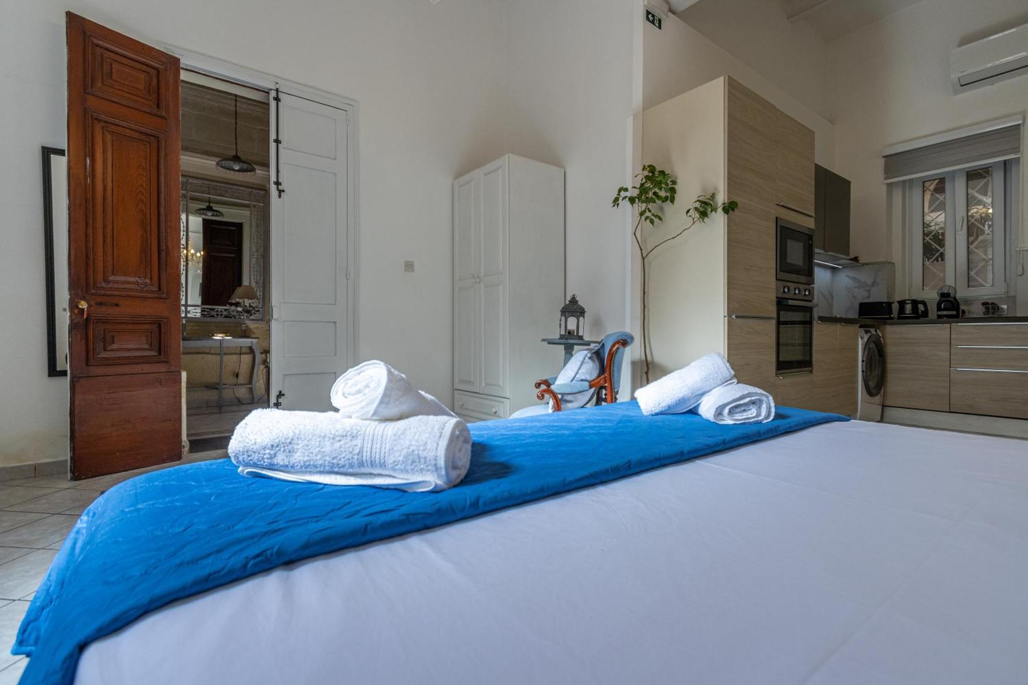 Cozy Carisma Lodging - Central, New And Independent Studio Apartment Sliema Eksteriør billede